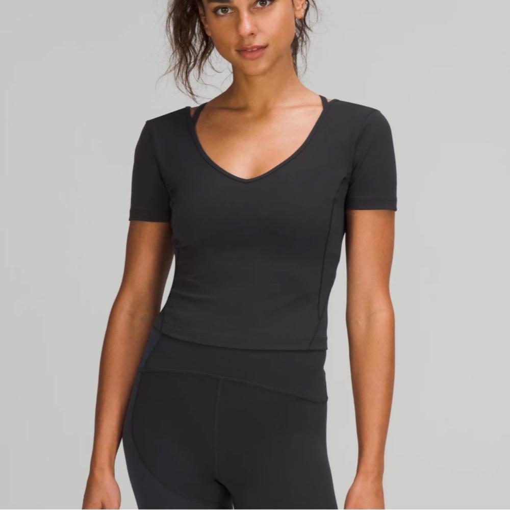 Lulu lemon never worn align top in black size 4